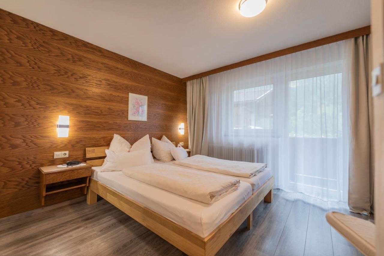 Pension Steinadler Neustift im Stubaital Buitenkant foto